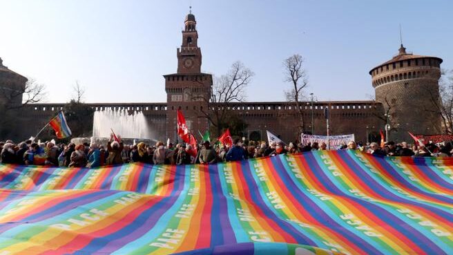 conferenza pace a milano