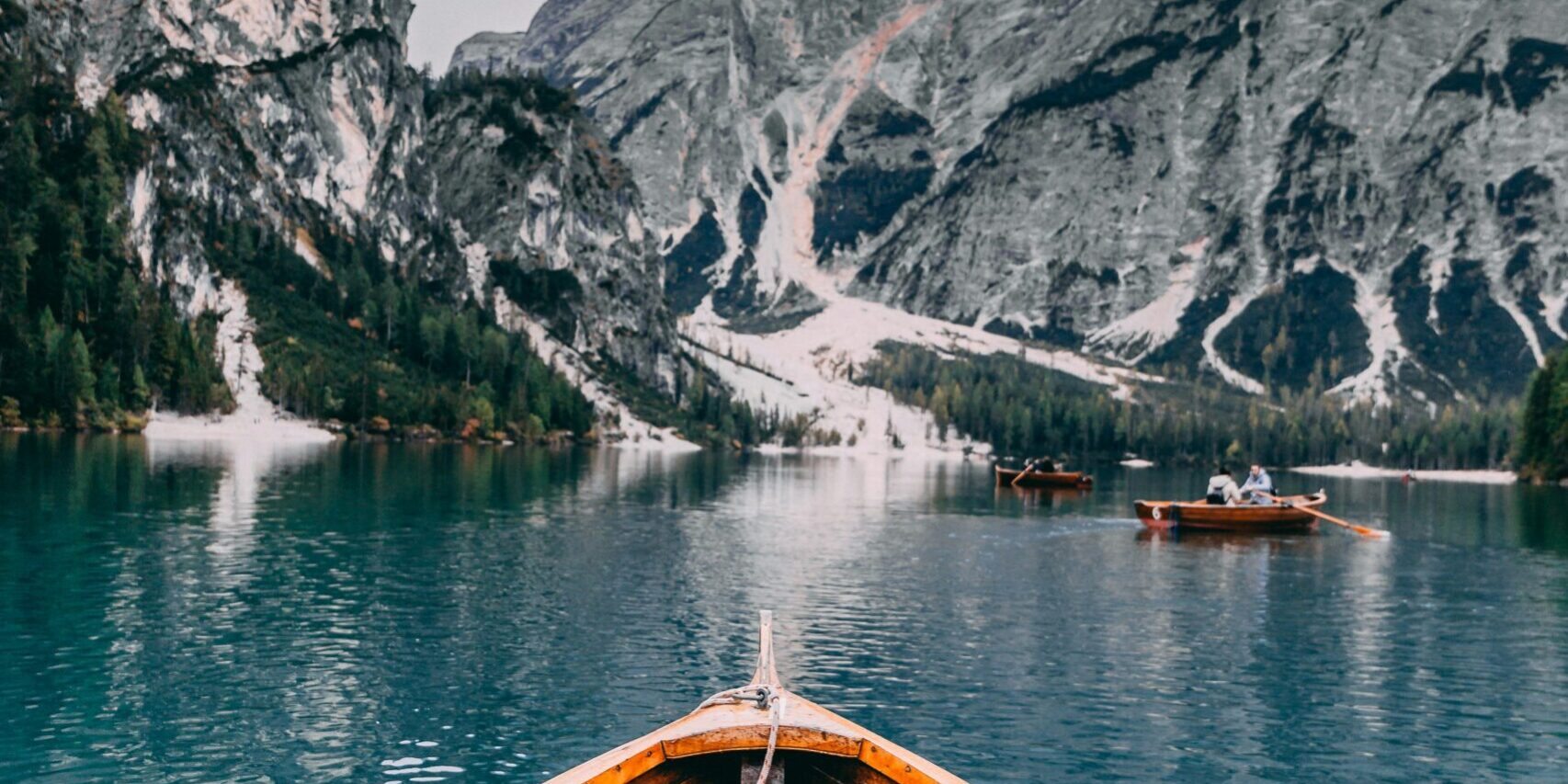 pietro-de-grandi-6U4wogjLArk-unsplash barca la parte destra